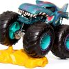 Hot Wheels Monster Truck FYJ44 1:64 Die-Cast Figure with Crushable Car-4